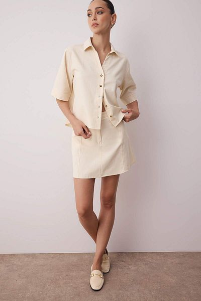 Trendyol Collection Ecru Gabardine Boxy Baumwollhemd TWOSS25GO00159