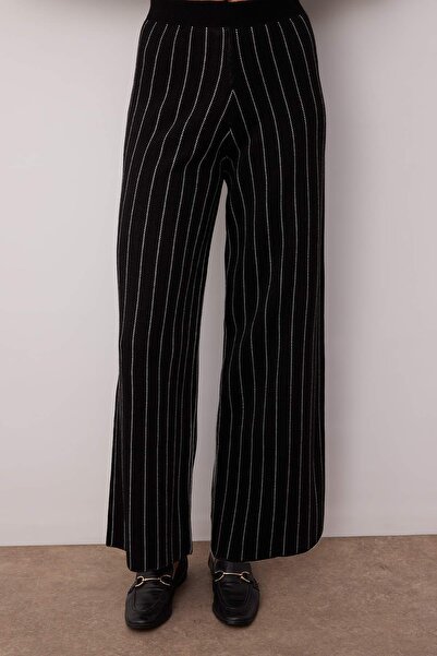 Trendyol Collection Fekete csíkos okos pulóver-nadrág kötöttáru alsó - felső szett TWOAW26AU00018