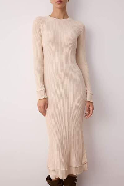 Trendyol Collection Púder Mercerized Look prémium fonal/egyedi fonal Maxi bordás állógalléros kötöttáru ruha TWOAW26EL00001