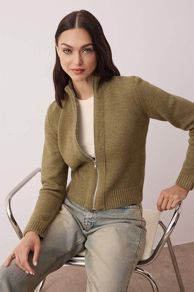 Trendyol Collection Cardigan din amestec de lână cu fermoar verde, guler stand, tricotaj moale, texturat TWOAW26HI00027