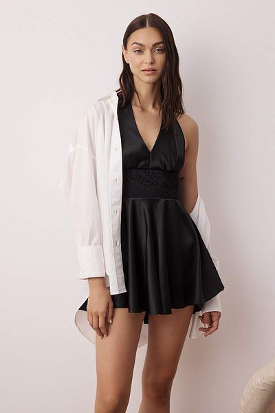 Trendyol Collection Черна нощница от сатен с дантела и панделка/папионка/вратовръзка на гърба THMAW26GC00006