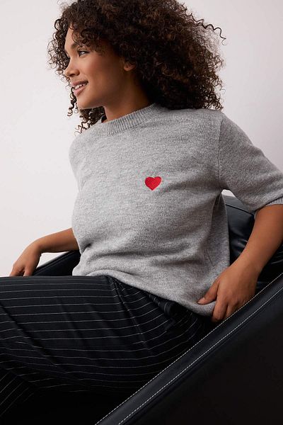 Trendyol Curve Gray Heart Embroidered Thin Knitwear Sweater Tbbaw26An00007
