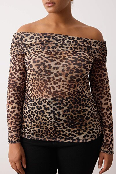 Trendyol Curve Vícebarevný zvířecí vzor Carmen límec Průhledná pletená halenka velké velikosti TBBAW26AF00007