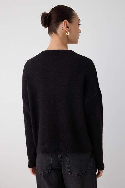 Trendyol Collection Wardrobe Essentials Black Alpaca Wool Blended Wide Fit Knitwear Cardigan |   Twoaw26Hi000890