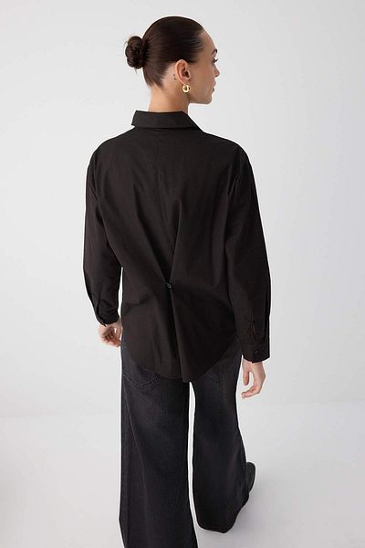 Trendyol Collection Wardrobe Essentials Black Adjustable Oversize Shirt with Button Detail on the Back |   Twoaw26Go000090