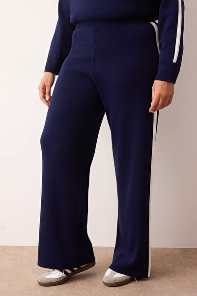 Trendyol Curve Navy Blue Stripe Detailed Turn-Down Collar Knitwear Bottom-Top Set Tbbaw26Cp00001