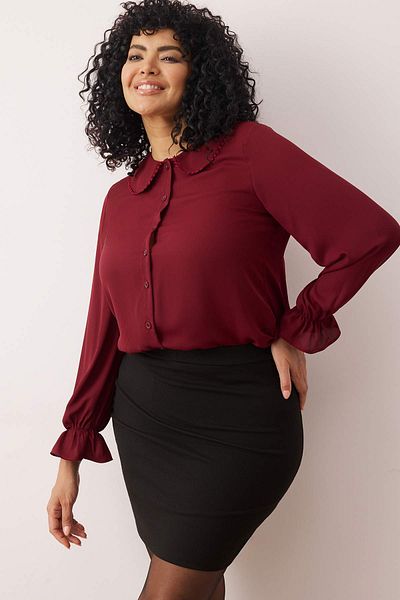 Trendyol Curve Burgundy Baby Collar Pompom Detailed Regular Regular Fit Woven Large Size Shirt Tbbaw26Ax00008
