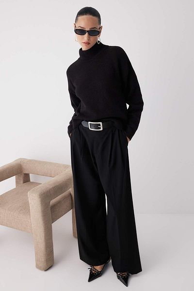 Trendyol Collection Black Alpaca Wool Blended Premium Yarn/Special Yarn Wide Fit Basic Knitwear Sweater Twoaw26Kz00079