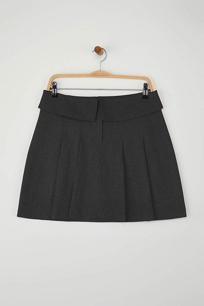 Trendyol Collection Μίνι φούστα με λεπτομέρεια από ανθρακί TWOAW26ET00015
