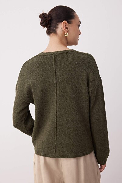 Trendyol Collection Bardziej ekologiczna bluza z dzianiny z domieszką bawełny Haki TWOAW26HI00107