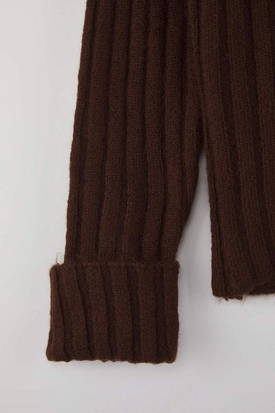 Trendyol Collection Кафяв трикотажен пуловер с широк десен и мека текстурирана яка TWOAW21KZ0783