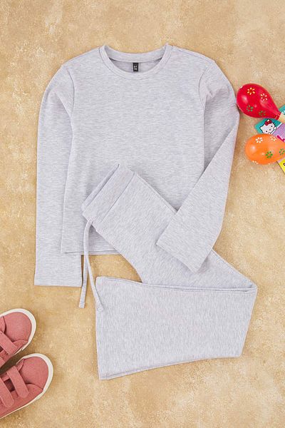 TRENDYOLKIDS Gray Melange Girls' Straight Crew Neck Regular Long Sleeve Knitted Bottom - Top Set Tkdaw26Au00010