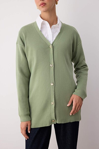 Trendyol Modest Πλεκτή ζακέτα με λεπτομέρεια με χρυσά κουμπιά ανοιχτό χακί TCTAW26TH00000