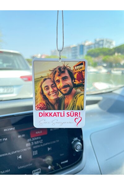 estölye Beyaz Pleksi Kişiye Özel Fotoğraflı Dikkatli Sür Yazılı Araba Hediyes...