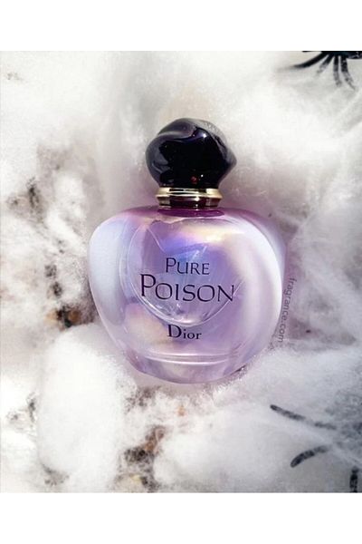 Dior Dior Pure Poison - 50ml is an irresistibly seductive floral fragrance for the elegant woman. It carries within it a pure and mysterious scent.