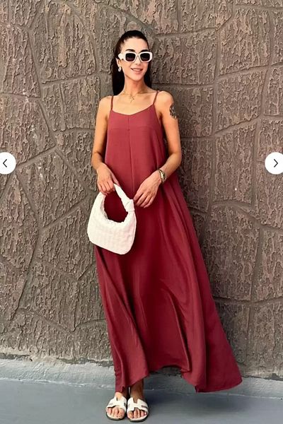 SAVAGEDOTH Women's Aerobin Fabric Adjustable Strap Long Burgundy Dress