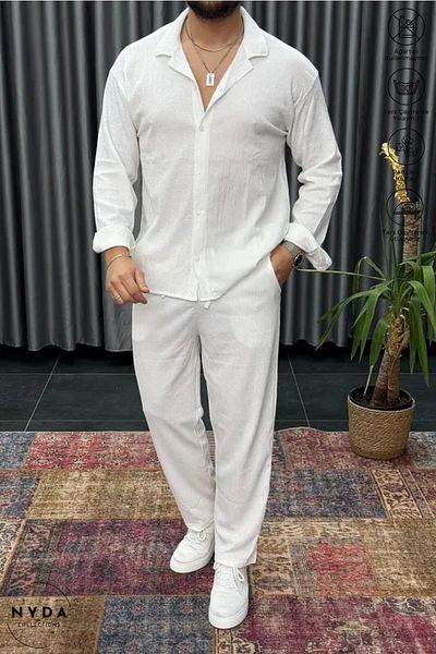 Nyda Collections Costum alb șifonat pentru bărbați, cămașă cu nasturi și pantaloni cu șireturi Costum de vară, țesătură șifonată cu buzunare duble
