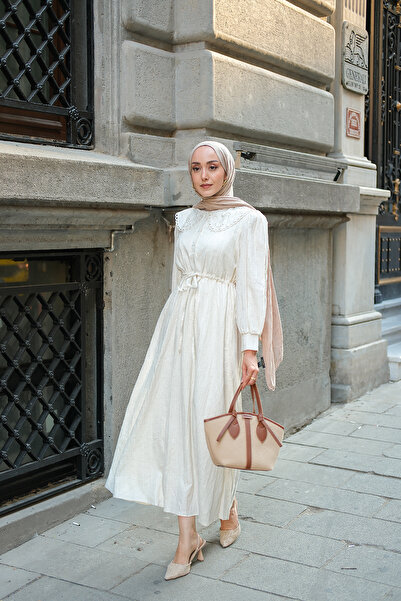 LOCCO Kadın Bebe Yaka Dantel Detaylı Tesettür Elbise Ekru