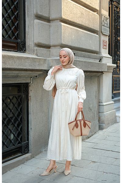 LOCCO Women's Baby Collar Lace Detailed Hijab Dress Ecru