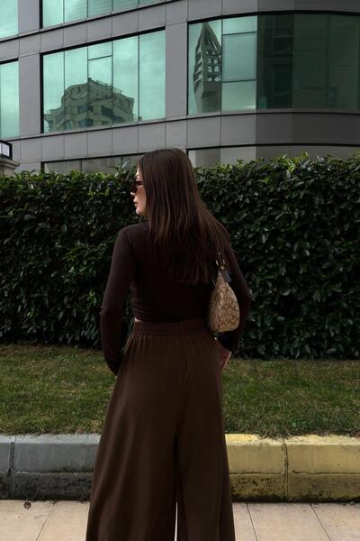 NEW LAVİVA Kahve Beli Lastikli, Cepli, İspanyol / Bol Paça Özel Kumaş, Rahat Kalıp Pantolon - Tesettüre Uygun