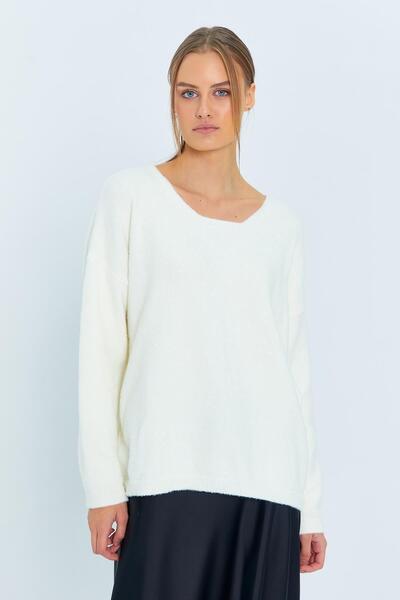 Mixray 6901 Модель м'якого плетіння білий жіночий светр