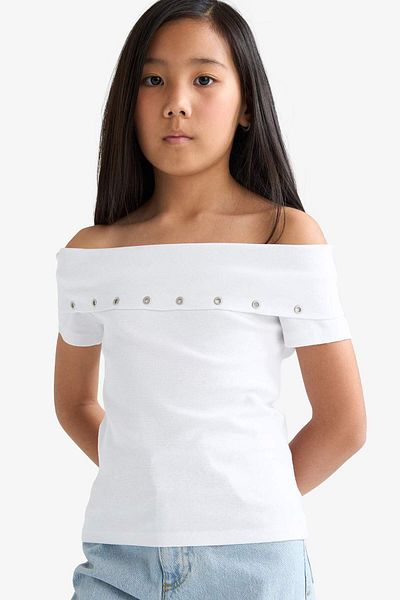 DeFacto Girls Slim Fit Slim Fit Off-The-Shoulder Collar Printed Rib Short Sleeve T-Shirt F7130A825Au