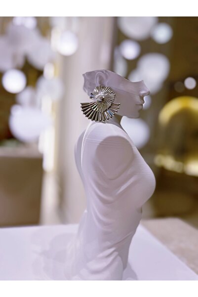 GIFTPALACE Kadın Gümüş Renk Fırfır Form Metal Küpe – Işıltılı Modern Tasarım 1 Çift