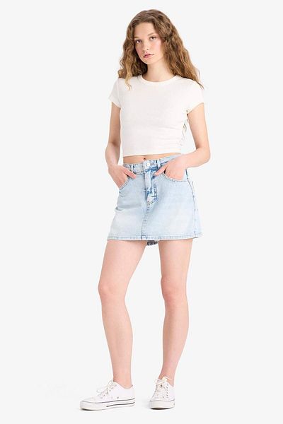 DeFacto Fusta scurtă din denim cu buzunar spălat cu talie înaltă E0566AX25SM