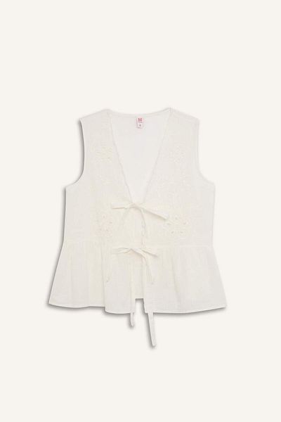 DeFacto Regular Fit Brode Front Tie White Beach Top-Fall in Love E4263Ax25Sm