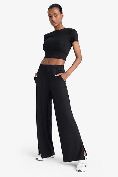 DeFacto Fit Wide Leg Μακρύ λεπτό αθλητικό παντελόνι με τσέπες με φαρδύ σχιστό πόδι E2538ax25sm