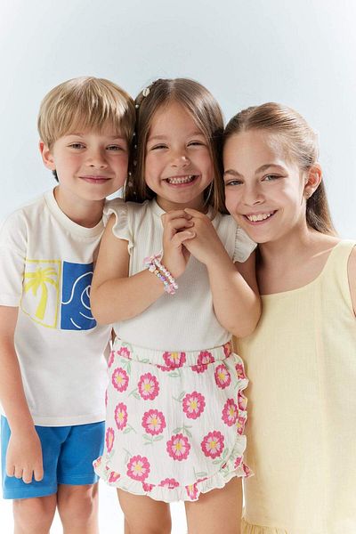 DeFacto 2-teiliges Set für Babys, Mädchen, kurzärmeliges T-Shirt, elastische Taille, Blumen-Shorts E8387A525SM