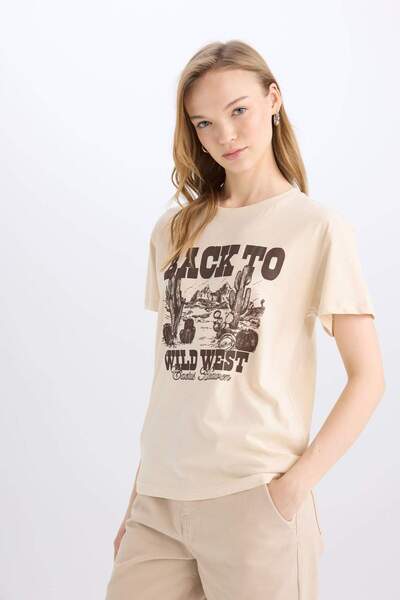 DeFacto Bedrucktes Kurzarm-T-Shirt mit normaler Passform und Rundhalsausschnitt D9607AX25SM