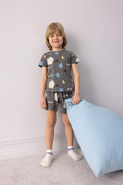 DeFacto Set de pijamale pentru bebeluși - Top din bumbac pieptănat cu mâneci scurte cu imprimeu și pantaloni scurți cu talie elastică E1180A525HS