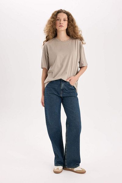 DeFacto Oversize Wide Fit Crew Neck Basic Plain Short Sleeve T-Shirt V4136Az25Sm