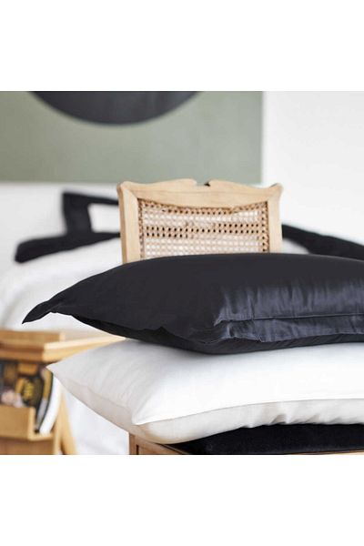 Linens طقم غطاء وسادة من الساتان Ecru Makiç مكون من قطعتين