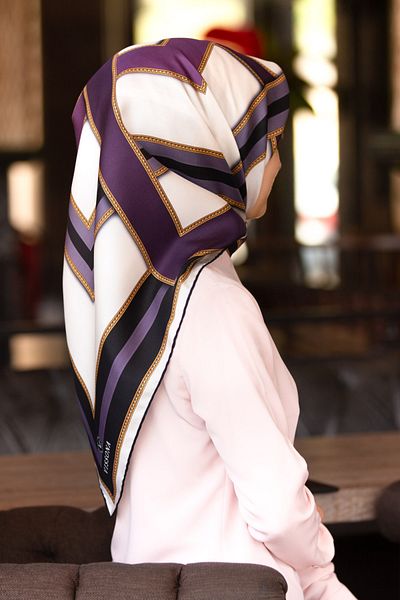 Vissona 100% Twill Silk Geometric Pattern Lilac - Μωβ Χρώμα 90x90 Σχήμα Ραπτικής Κασκόλ: Ράψιμο στο χέρι