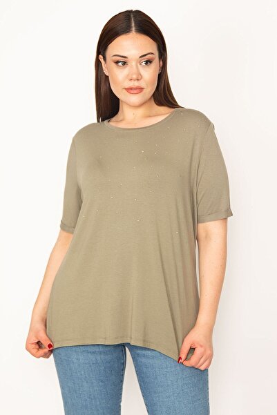 Şans Γυναικεία μπλούζα με κοντό μανίκι μεγάλου μεγέθους χακί 65n32984 με λεπτομερή λαιμόκοψη