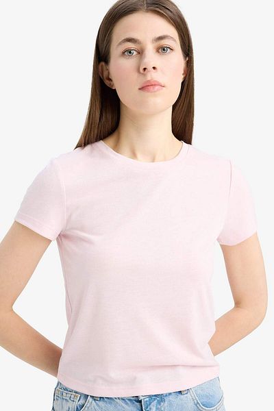 DeFacto Tailliertes Basic-T-Shirt mit Rundhalsausschnitt und kurzen Ärmeln E7953AX25SM