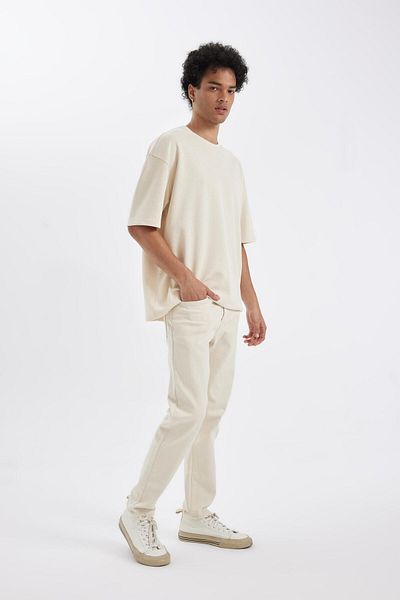 DeFacto Slim Tapered Fit Slim Fit Jeanshose mit normaler Taille und schmalem Bein C9743AX24AU