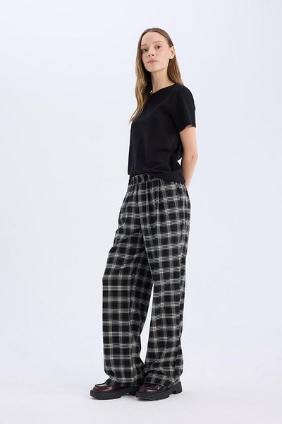 DeFacto Wide Leg Checked Pajama Pants - Regular Waist, Elastic Pocket, D9548Ax24Wn