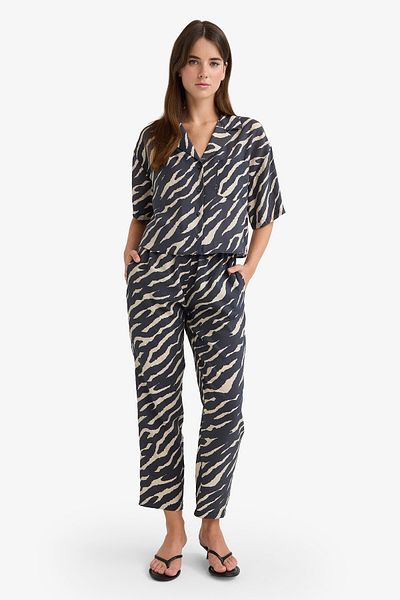 DeFacto Carrot Fit Leopard Print Modal Fabric Pants Double Pockets High Waist Straight Leg E6360Ax25Sp