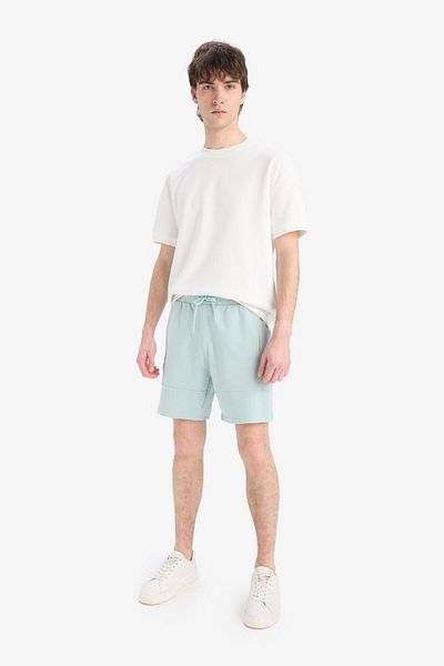 DeFacto Slim Fit Slim Fit Slim Basic Straight Shorts B8674Ax24Sm