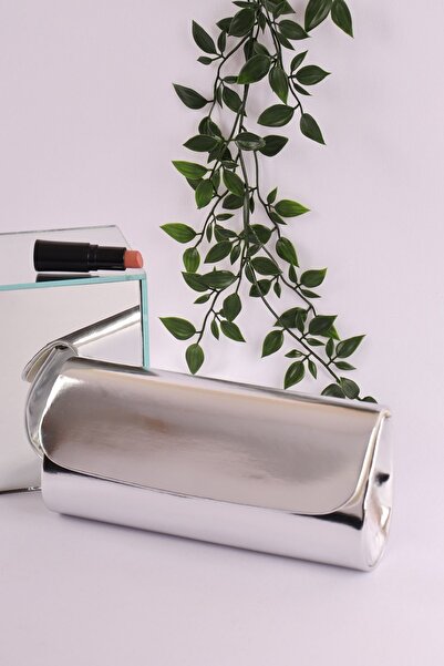 weem bag إليسارا EB0202 |   حقيبة سهرة طويلة صغيرة لامعة