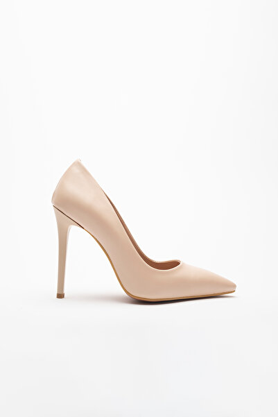 Sister in Love شارلوت سكين بكعب عالٍ جدًا