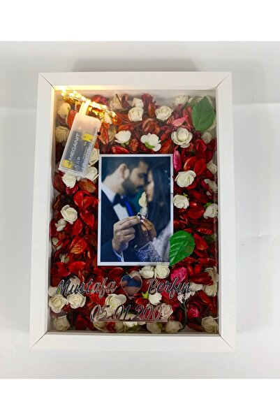Hometaş Ev Ürünleri 25X35 FOTO+İSİM+LED HEDİYELİ 10X15 FOTOĞRAF BÖLÜMLÜ DERİN ANI ÇERÇEVESİ GÜL KUTUSU