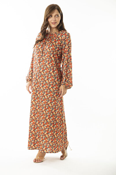 Şans Dámské velké barevné dlouhé šaty se sbíraným límcem a elastickým detailem na manžetě 65N36905