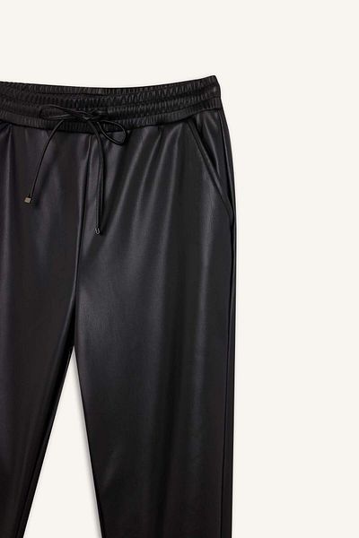 DeFacto High Waist Pocket Standard Leg Faux Leather Jogger Pants V8072Az24Wn