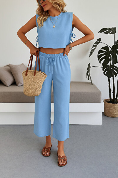 Caddebostan Moda بدلة صيفية قصيرة من الكتان المنسوج بالفراولة مع تفاصيل ربط ج...