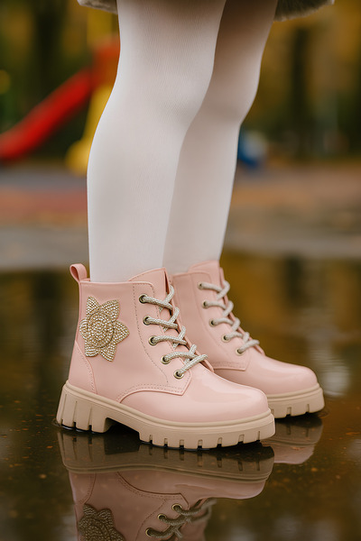 İmerShoes Günlük Çocuk Bot Pudra Rugan Çiçekli Taşlı Bağcıklı Fermuarlı Rugan Kalın Tıtrıklı Taban Bootie 600