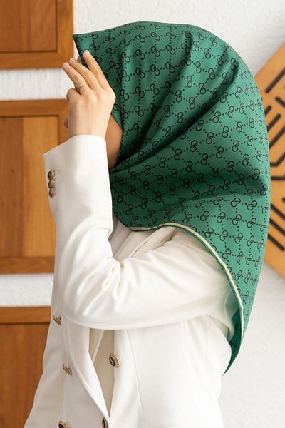 Vissona Eșarfă de mătase verde smarald cu modele geometrice - 100% twill, 90x90, cusut manual